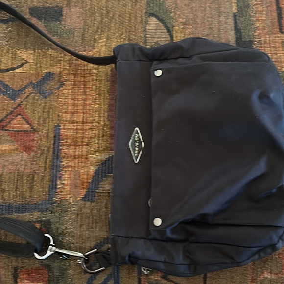 Travelon Anti-Theft Parkview Expansion Crossbody purse - Picture 2 of 8